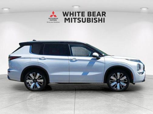 White Diamond/Black Roof 2025 Mitsubishi Outlander SEL S-AWC