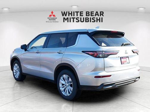 Alloy Silver Metallic 2026 Mitsubishi Outlander ES S-AWC