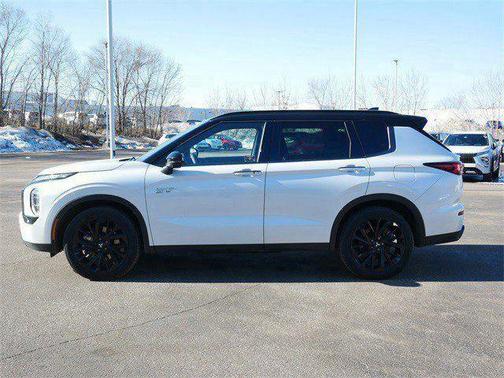 White Diamond/Black Roof 2025 Mitsubishi Outlander PHEV SEL