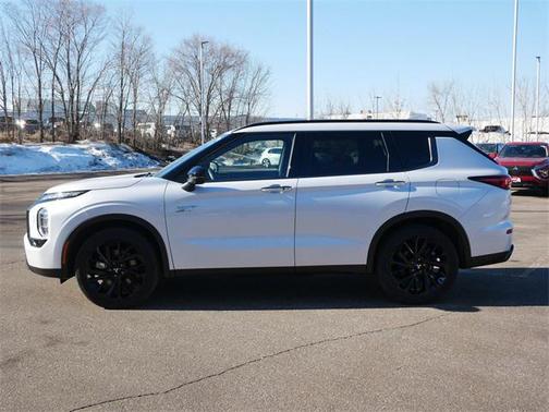 2025 Mitsubishi Outlander PHEV SEL