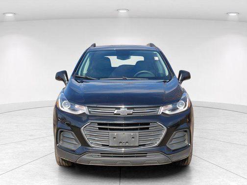 Mosaic Black Metallic 2021 Chevrolet Trax LT