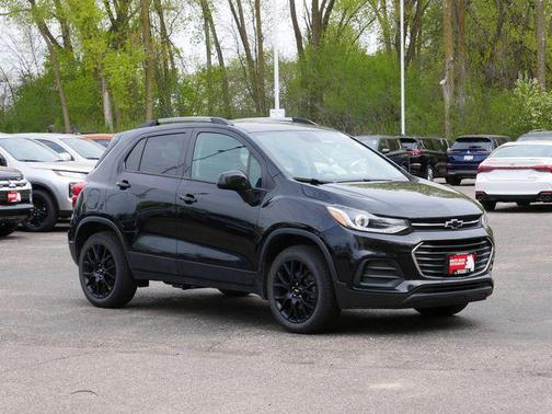 Mosaic Black Metallic 2021 Chevrolet Trax LT