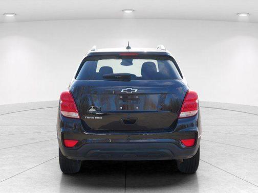 Mosaic Black Metallic 2021 Chevrolet Trax LT