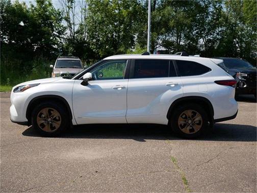 2023 Toyota Highlander Hybrid XLE