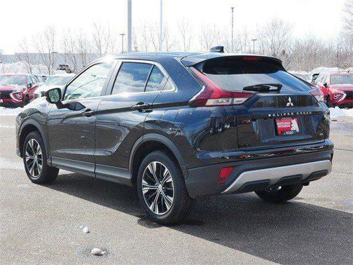 Labrador Black Pearl 2022 Mitsubishi Eclipse Cross SEL