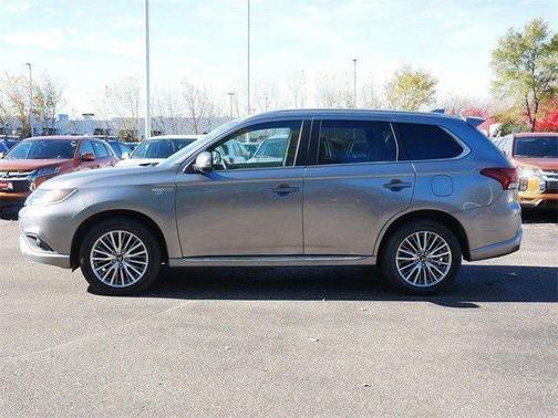 2022 Mitsubishi Outlander PHEV SEL