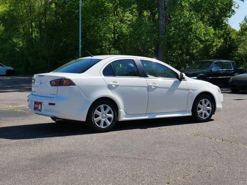 Wicked White Metallic 2014 Mitsubishi Lancer ES