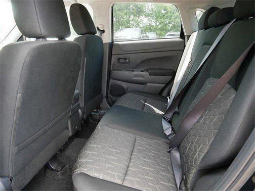 2025 Mitsubishi Outlander Sport 2.0 LE