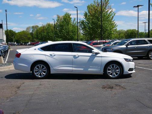Summit White 2019 Chevrolet Impala 1LT
