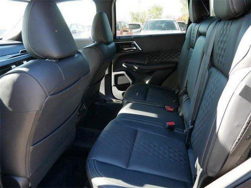 2025 Mitsubishi Outlander PHEV SEL