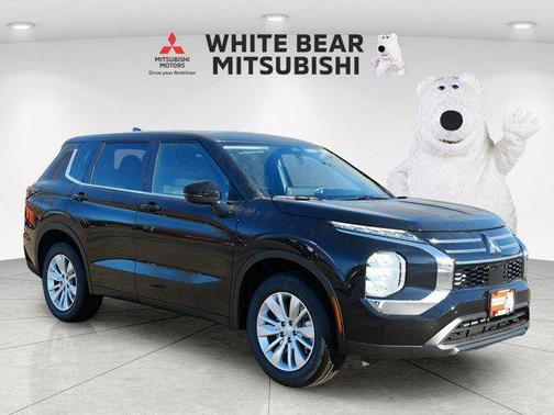 Labrador Black Pearl 2026 Mitsubishi Outlander ES 2.5 2WD