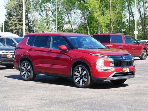 Red Diamond 2025 Mitsubishi Outlander SE S-AWC