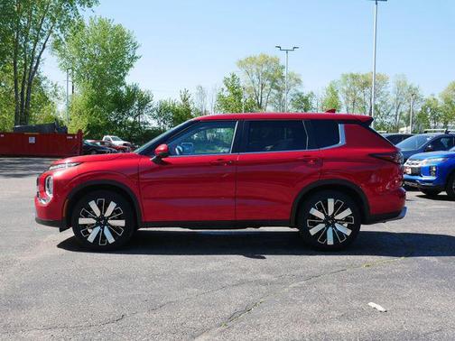 Red Diamond 2025 Mitsubishi Outlander SE S-AWC