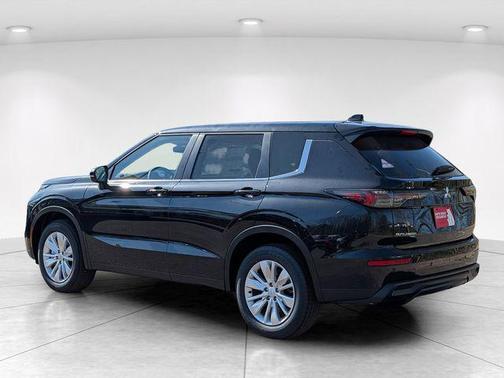 Black Diamond 2026 Mitsubishi Outlander ES 1.5T S-AWC