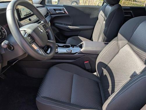Black Diamond 2026 Mitsubishi Outlander ES 1.5T S-AWC