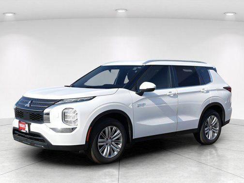 Solid White 2025 Mitsubishi Outlander PHEV LE