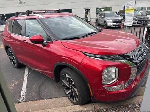Red Diamond 2022 Mitsubishi Outlander ES S-AWC