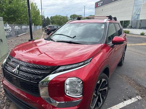 Red Diamond 2022 Mitsubishi Outlander ES S-AWC