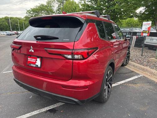 Red Diamond 2022 Mitsubishi Outlander ES S-AWC