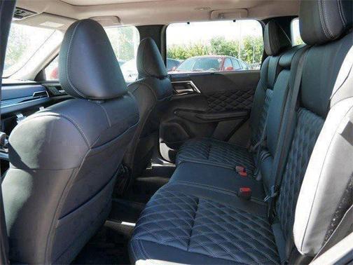 2025 Mitsubishi Outlander PHEV SEL