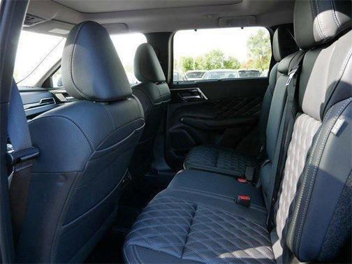 2025 Mitsubishi Outlander PHEV SEL