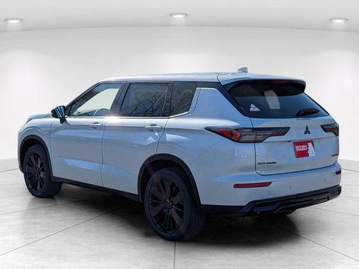White Diamond 2026 Mitsubishi Outlander LE 1.5T S-AWC