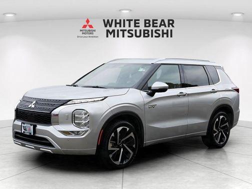 Silver Alloy 2025 Mitsubishi Outlander PHEV SEL