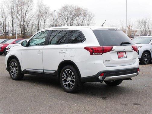 2016 Mitsubishi Outlander ES