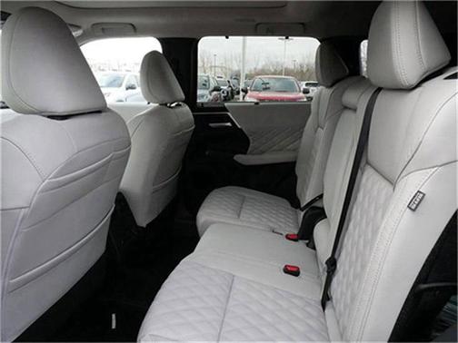 2025 Mitsubishi Outlander PHEV SEL