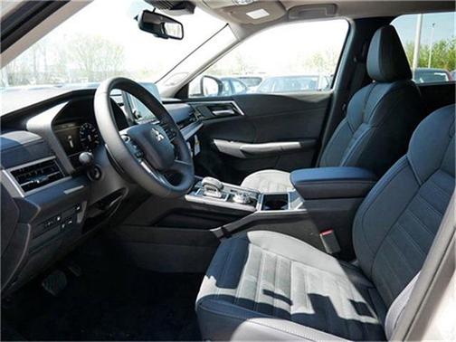 2025 Mitsubishi Outlander PHEV SE S-AWC
