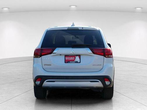 Pearl White 2019 Mitsubishi Outlander ES