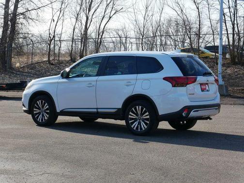 2019 Mitsubishi Outlander ES