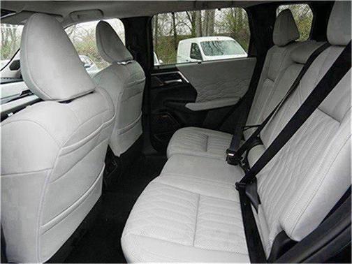 2025 Mitsubishi Outlander PLATINUM EDITION 2.5 S-AWC