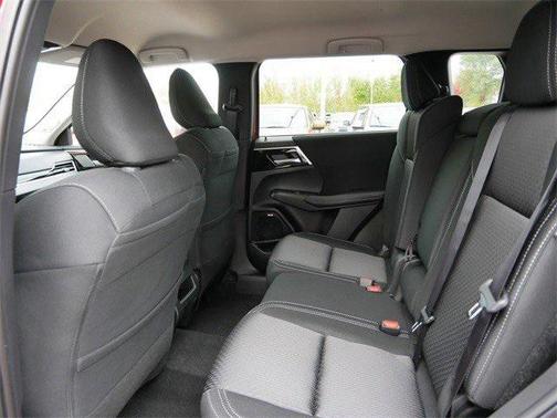 2025 Mitsubishi Outlander ES 2.5 S-AWC