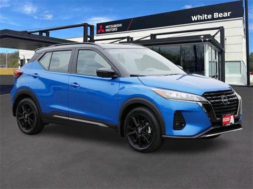 2023 Nissan Kicks SR