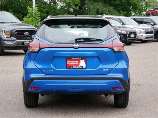 2023 Nissan Kicks SR