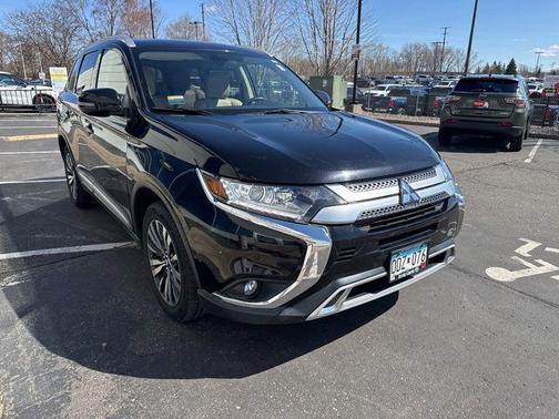 Labrador Black Metallic 2019 Mitsubishi Outlander SEL