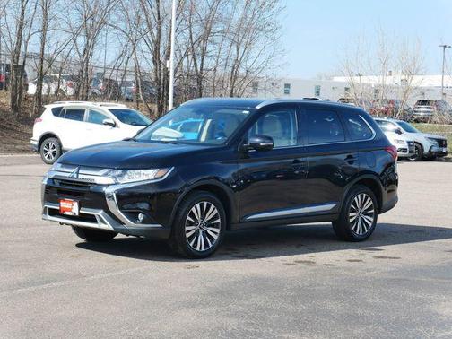 Labrador Black Metallic 2019 Mitsubishi Outlander SEL