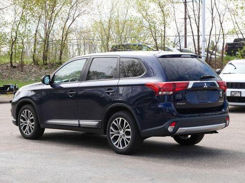 Cosmic Blue Metallic 2016 Mitsubishi Outlander ES