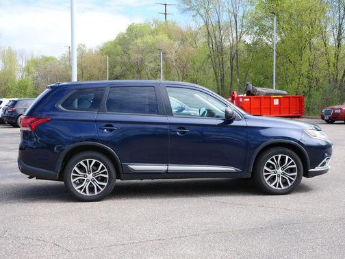 Cosmic Blue Metallic 2016 Mitsubishi Outlander ES