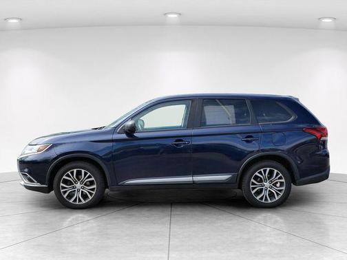 Cosmic Blue Metallic 2016 Mitsubishi Outlander ES
