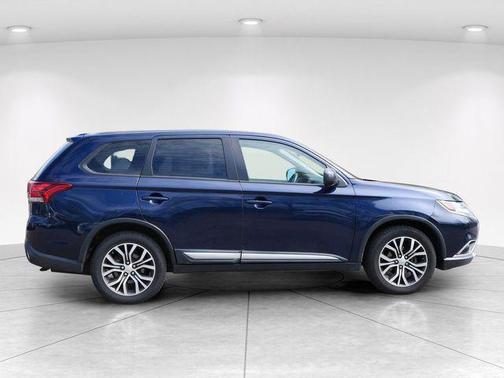 Cosmic Blue Metallic 2016 Mitsubishi Outlander ES