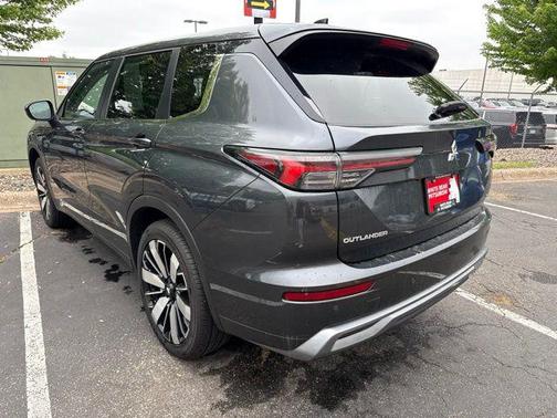 Gray 2025 Mitsubishi Outlander SE S-AWC