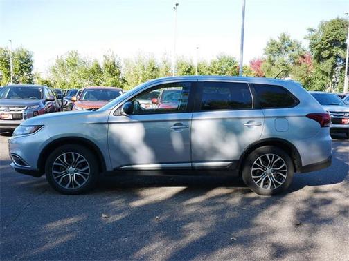 2016 Mitsubishi Outlander ES