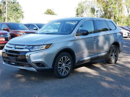 2016 Mitsubishi Outlander ES