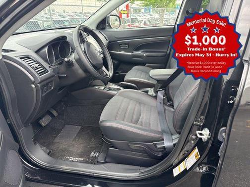 Labrador Black Pearl 2026 Mitsubishi Outlander Sport SE