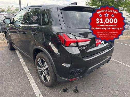 Labrador Black Pearl 2026 Mitsubishi Outlander Sport SE