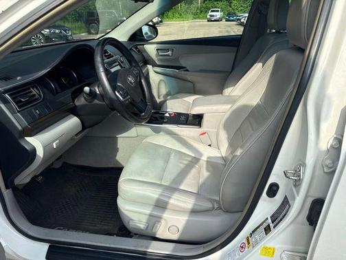 Blizzard Pearl 2015 Toyota Camry XLE
