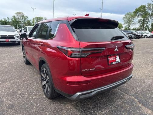 Red Diamond 2025 Mitsubishi Outlander SE S-AWC
