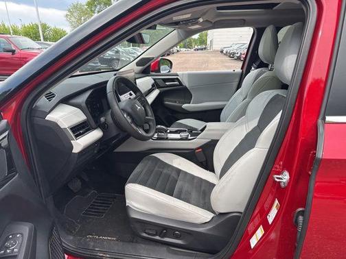 Red Diamond 2025 Mitsubishi Outlander SE S-AWC